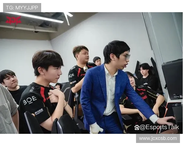 JDG与LNG激战正酣 谁能笑到最后争夺LPL夏季赛总冠军荣耀