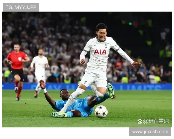 曼城强强对决焦点之战揭示英超冠军走势与球队巅峰对抗