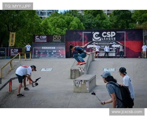 上海滑板队与重庆滑板队耐力对决赛后分析与反思