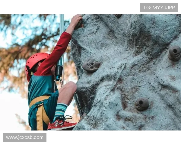 重庆攀岩队在攀岩比赛中创下新高经验排名引发广泛关注与赞誉 重庆攀岩队在攀岩比赛中创下新高经验排名引发广泛关注与赞誉