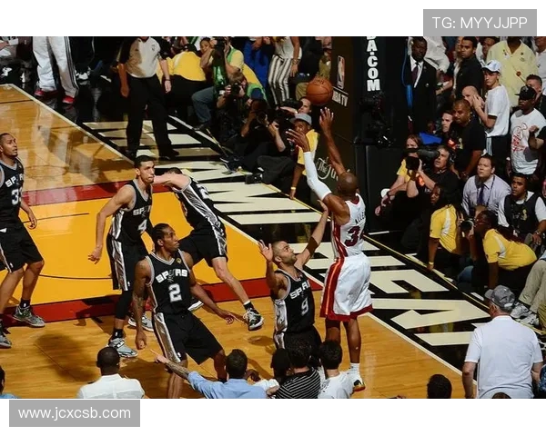 2007年NBA季后赛经典对决太阳与马刺的激烈较量回顾